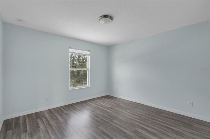 Image No.35-5 Bed Property for sale