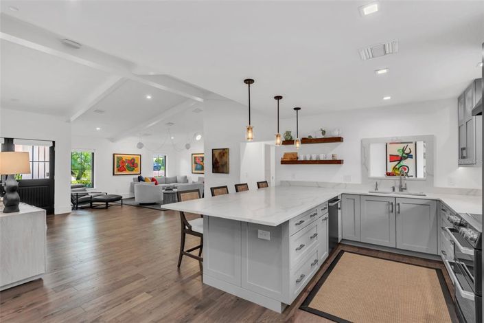 Image No.15-4 Bed Property for sale