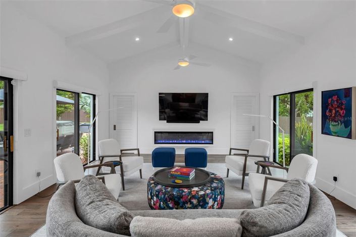 Image No.20-4 Bed Property for sale