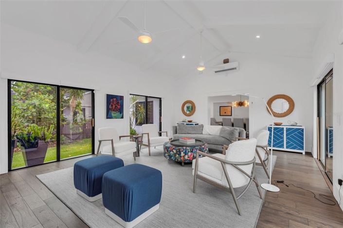 Image No.22-4 Bed Property for sale