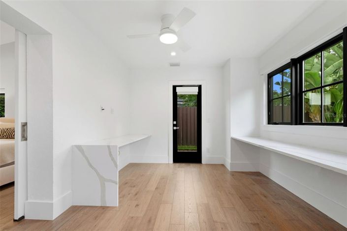 Image No.28-4 Bed Property for sale