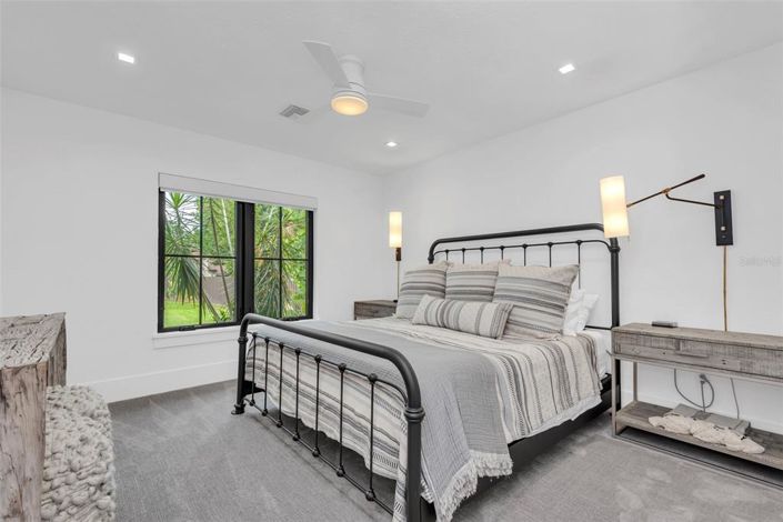 Image No.37-4 Bed Property for sale