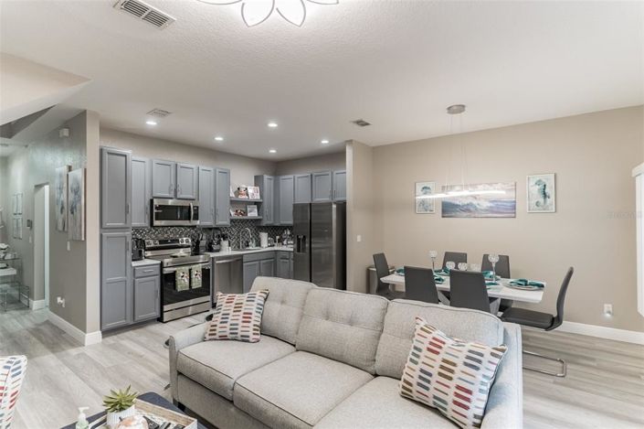 Image No.10-4 Bed Townhouse for sale