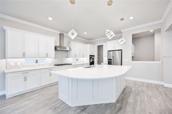 Image No.13-6 Bed Property for sale