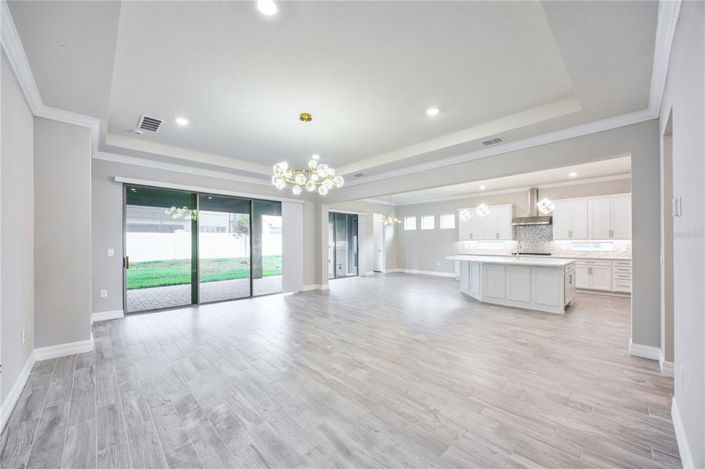 Image No.16-6 Bed Property for sale