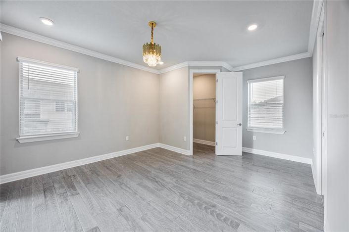 Image No.34-6 Bed Property for sale