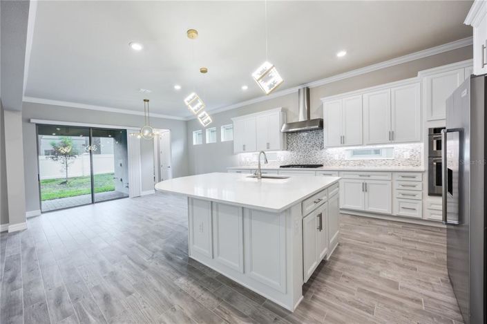 Image No.9-6 Bed Property for sale