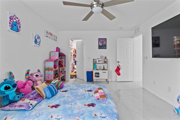 Image No.34-5 Bed Property for sale