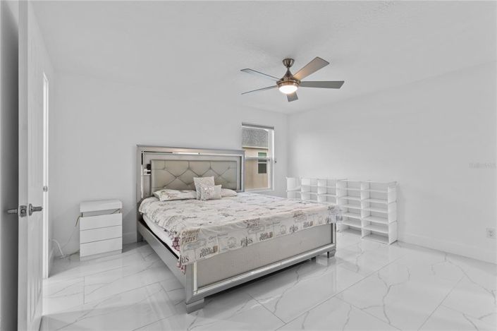 Image No.37-5 Bed Property for sale