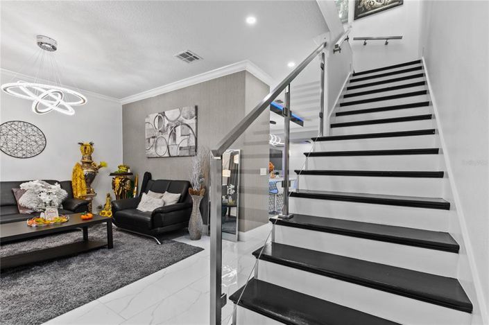 Image No.8-5 Bed Property for sale