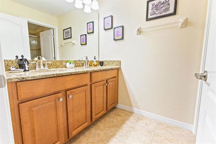 Image No.13-4 Bed Townhouse for sale