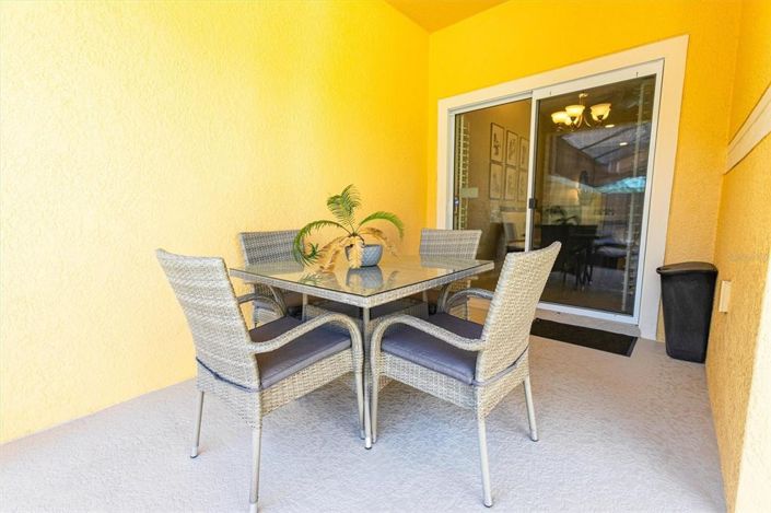 Image No.22-4 Bed Townhouse for sale