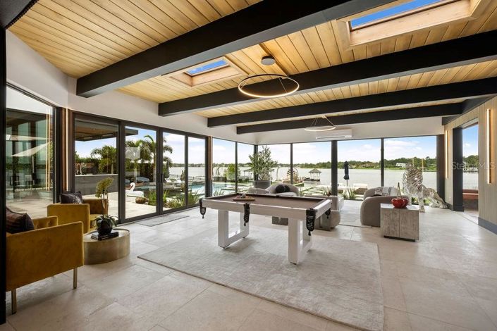 Image No.19-4 Bed Property for sale