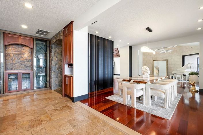 Image No.24-4 Bed Property for sale