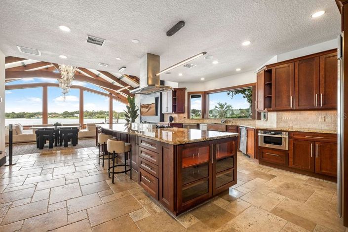 Image No.27-4 Bed Property for sale