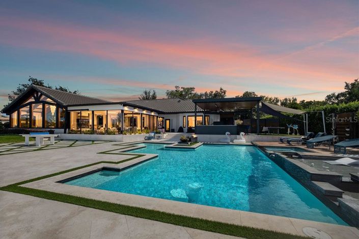 Image No.4-4 Bed Property for sale