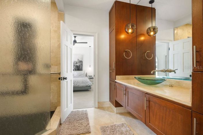 Image No.49-4 Bed Property for sale