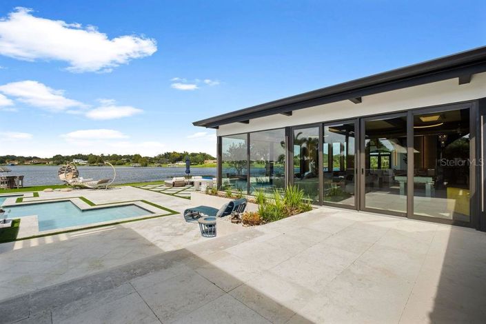 Image No.56-4 Bed Property for sale