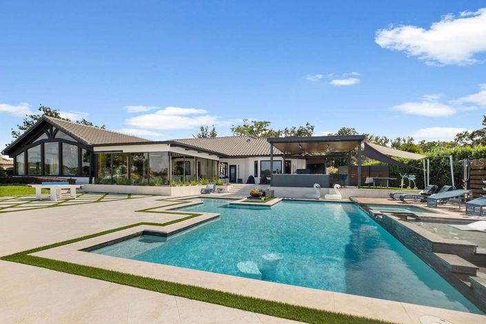 Image No.59-4 Bed Property for sale