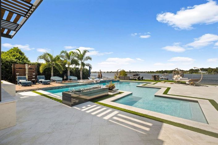 Image No.61-4 Bed Property for sale