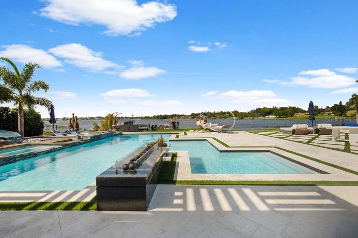 Image No.62-4 Bed Property for sale