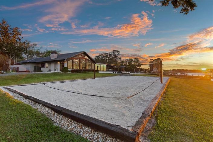 Image No.67-4 Bed Property for sale