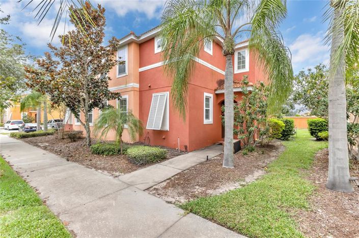 Image No.1-4 Bed Townhouse for sale