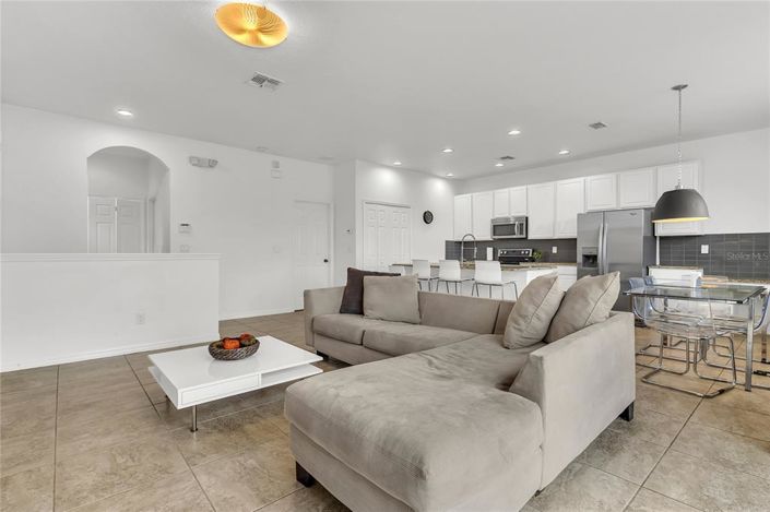 Image No.12-4 Bed Townhouse for sale