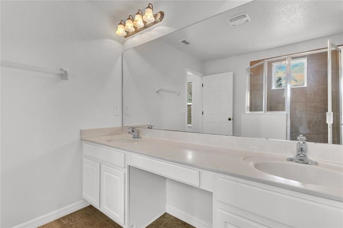 Image No.25-4 Bed Townhouse for sale