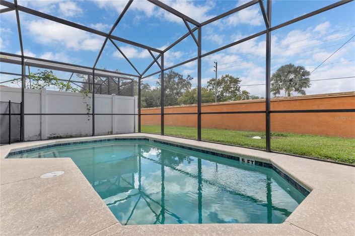 Image No.28-4 Bed Townhouse for sale