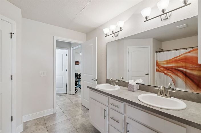 Image No.23-4 Bed Property for sale