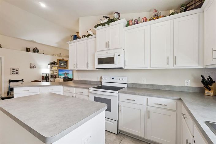 Image No.3-4 Bed Property for sale