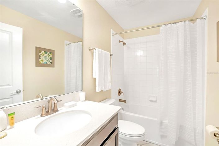 Image No.23-8 Bed Property for sale