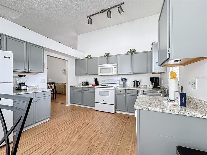 Image No.15-3 Bed Property for sale