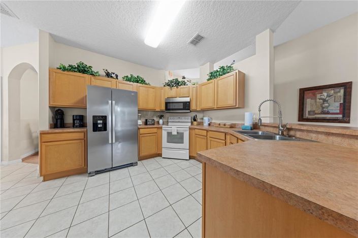 Image No.26-4 Bed Property for sale