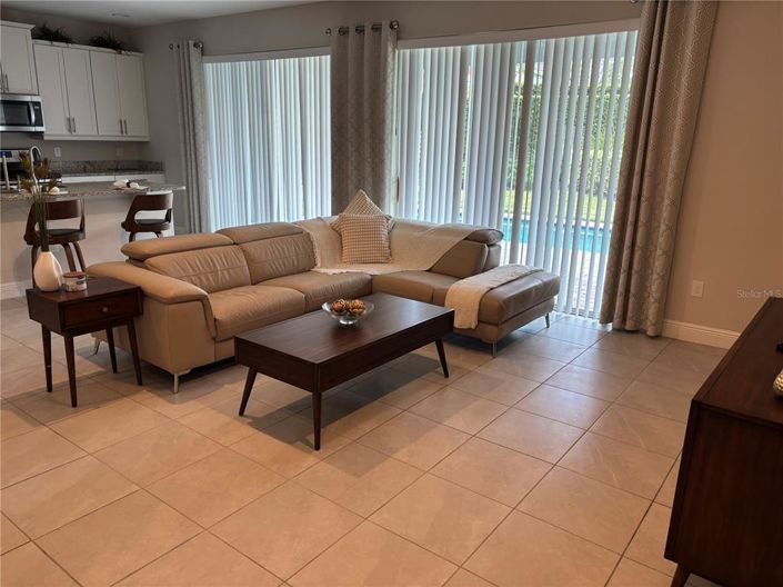 Image No.8-Propriété de 6 chambres à vendre à Kissimmee