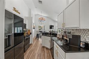 Image No.8-4 Bed Property for sale