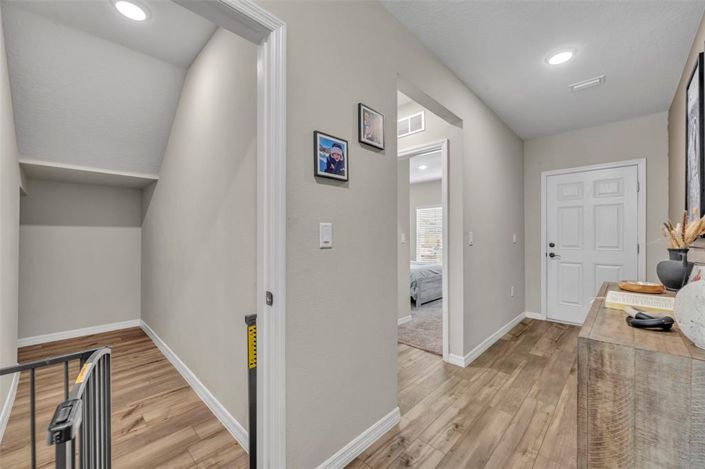 Image No.19-5 Bed Property for sale