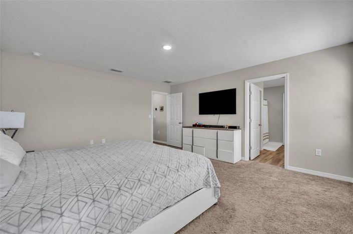 Image No.24-5 Bed Property for sale