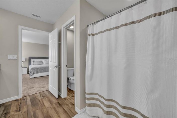 Image No.26-5 Bed Property for sale