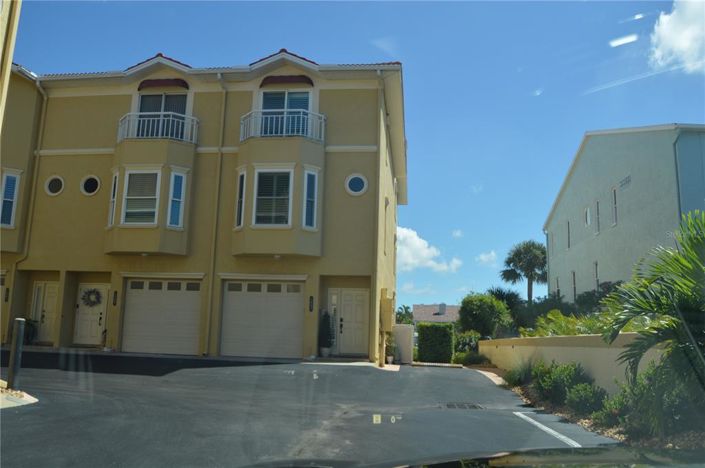 Image No.1-3 Bed Townhouse for sale