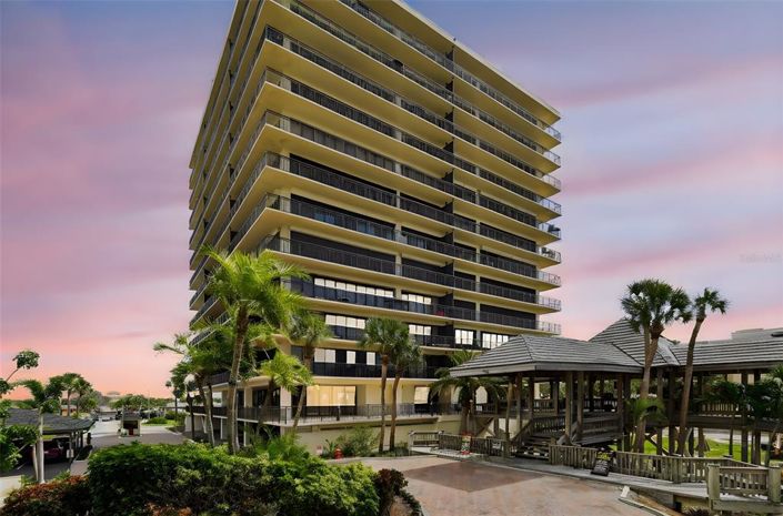 Image No.66-1 Bed Property for sale