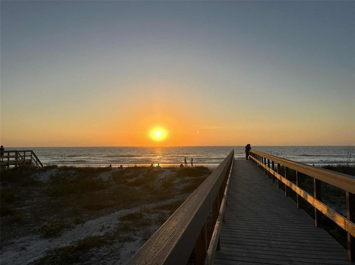 Image No.56-3 Bed Townhouse for sale