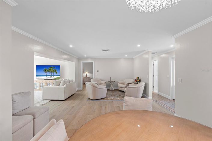 Image No.13-2 Bed Property for sale