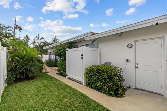 Image No.44-2 Bed Property for sale