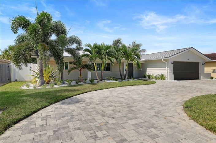 Image No.1-3 Bed Property for sale
