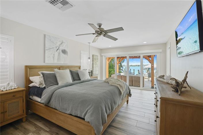 Image No.10-3 Bed Property for sale