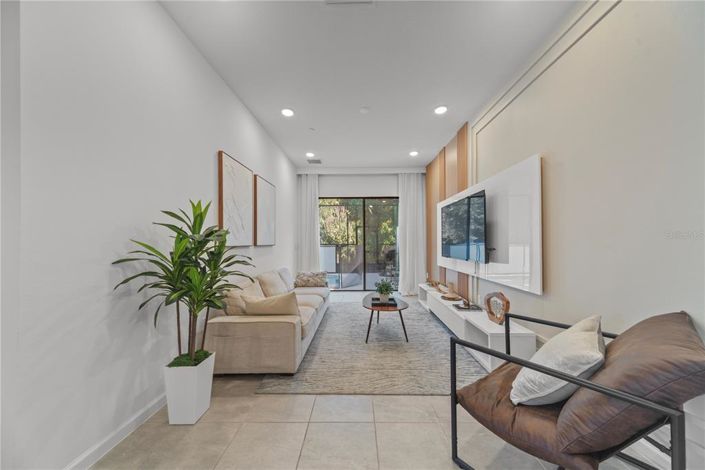 Image No.12-5 Bed Townhouse for sale