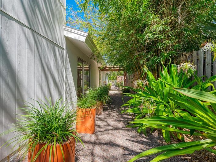 Image No.12-3 Bed Property for sale