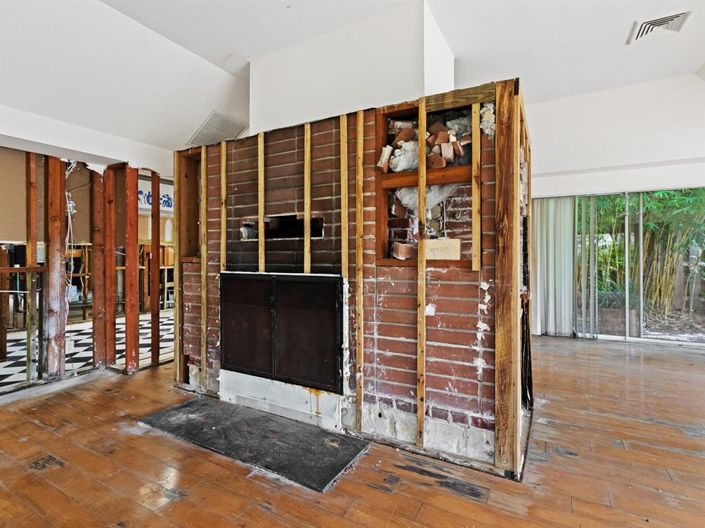 Image No.19-3 Bed Property for sale